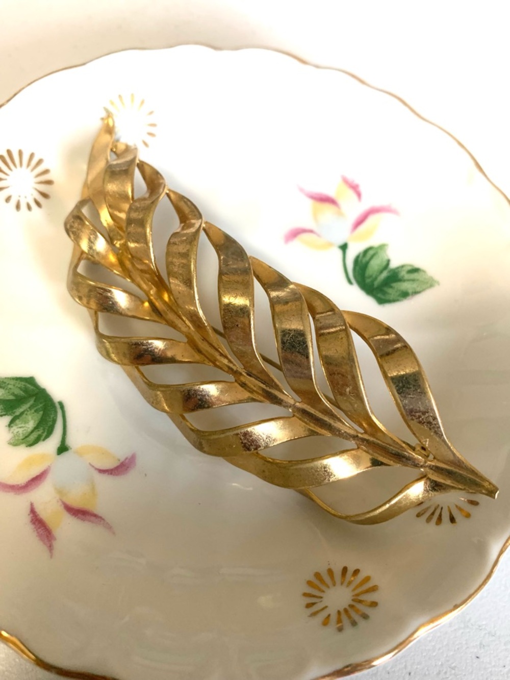 Gold toned Leaf Statement Brooch